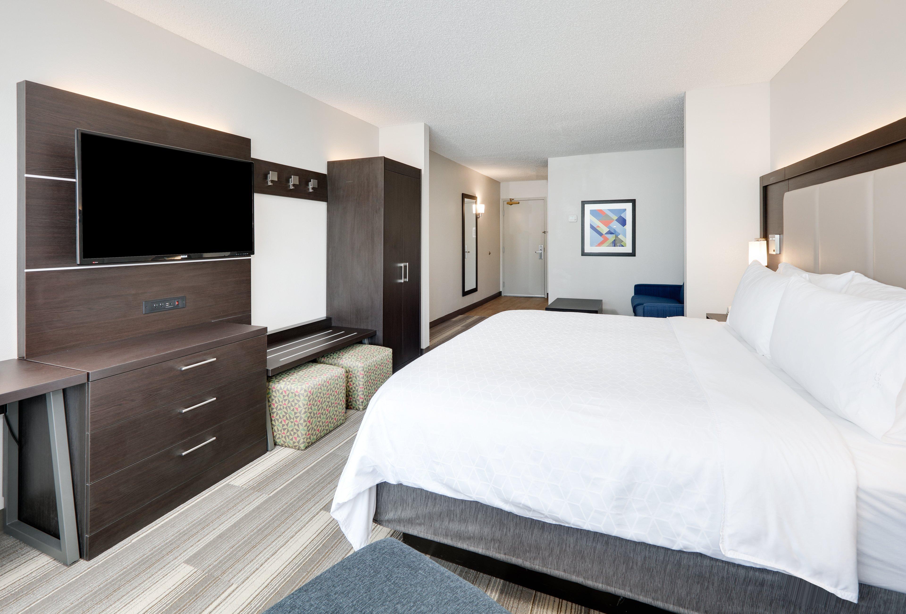Hotel Holiday Express & By Ihg