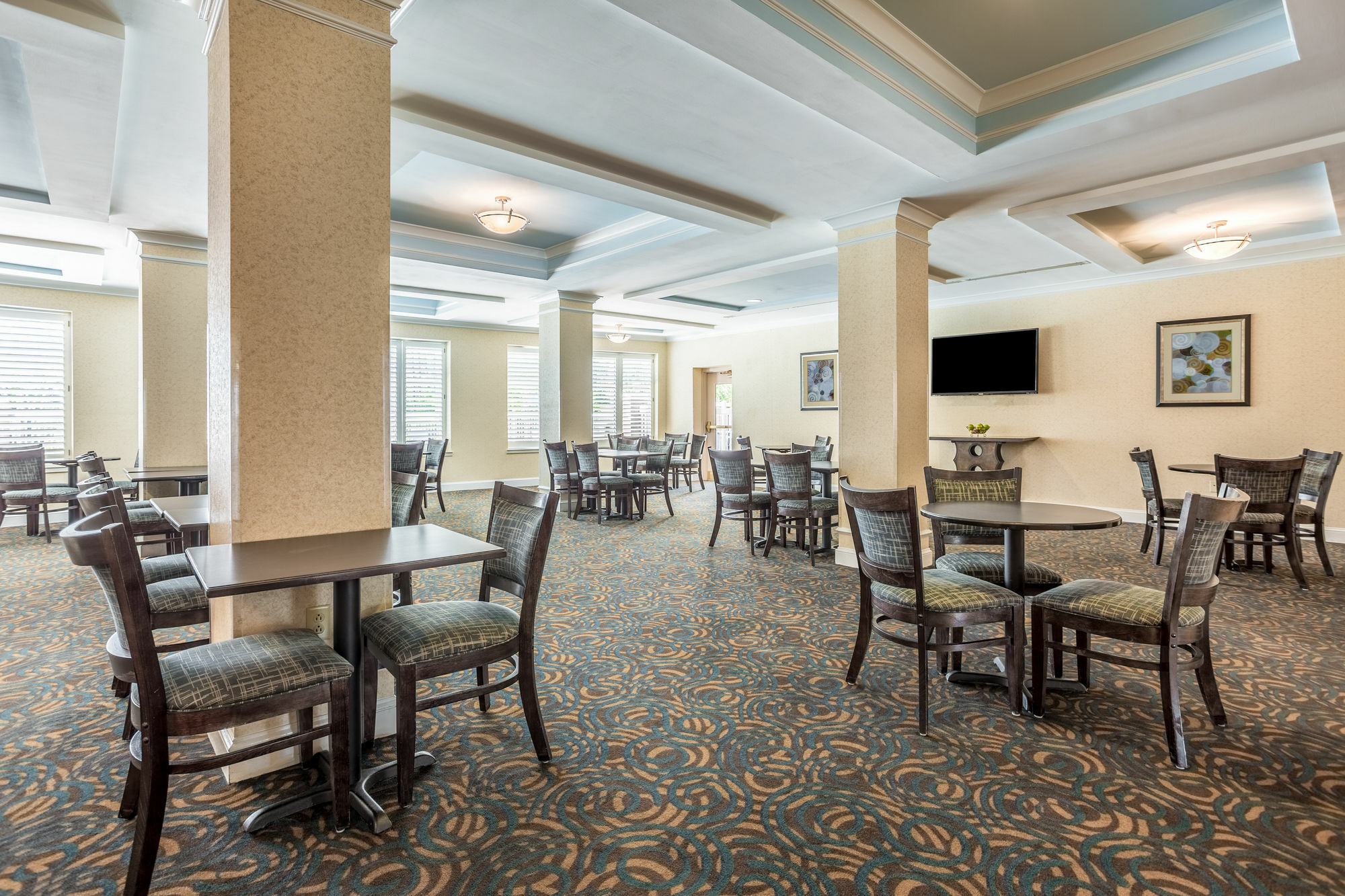 Hotel Holiday Express & By Ihg 3*