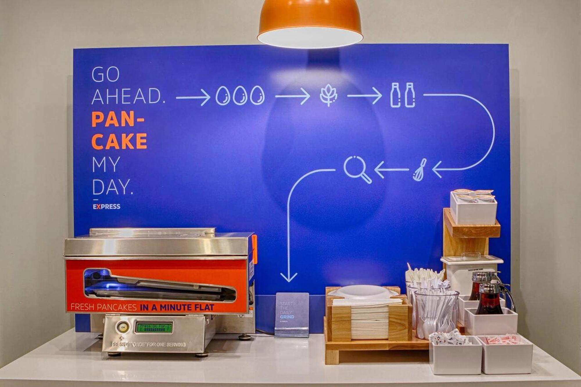 Holiday Express & By Ihg