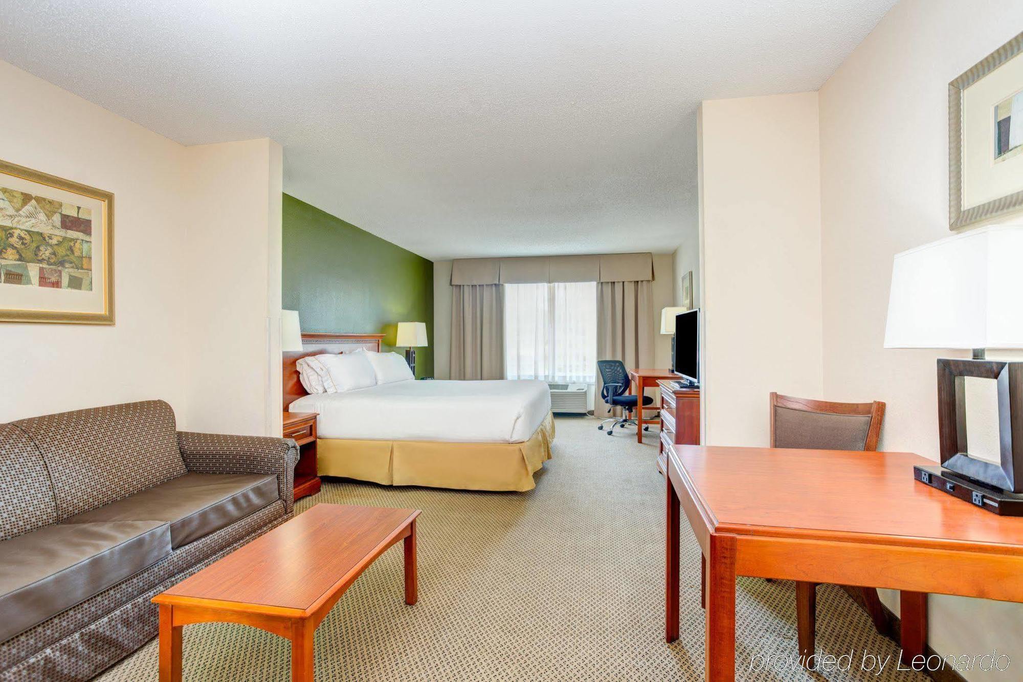 Hotel Holiday Express & By Ihg Dublin